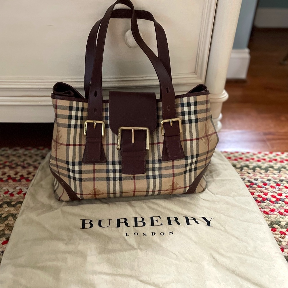 Burberry House Check Buckle Tote